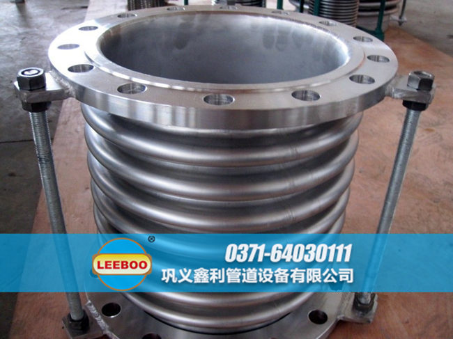 波紋<a href=http://www.m-d-n.com target=_blank class=infotextkey>補(bǔ)償器</a>現(xiàn)場(chǎng)實(shí)圖