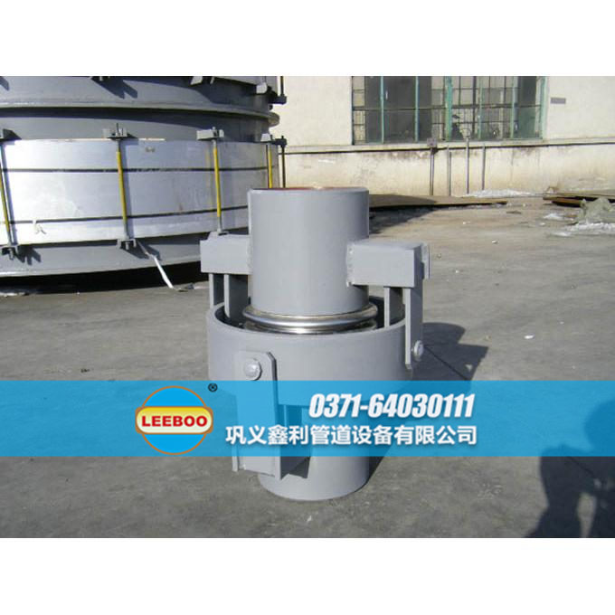 萬(wàn)向鉸鏈<a href=http://www.m-d-n.com target=_blank class=infotextkey>補(bǔ)償器</a>實(shí)物圖