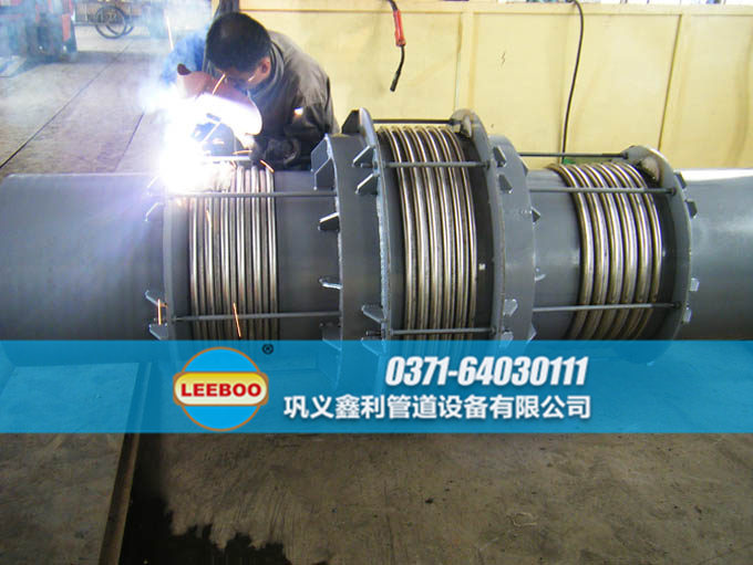 直管壓力平衡<a href=http://www.m-d-n.com target=_blank class=infotextkey>補償器</a>生產(chǎn)車間